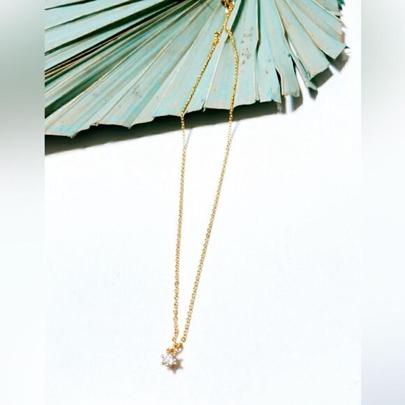 Gold diamond necklace R524 - Picture 1 of 2